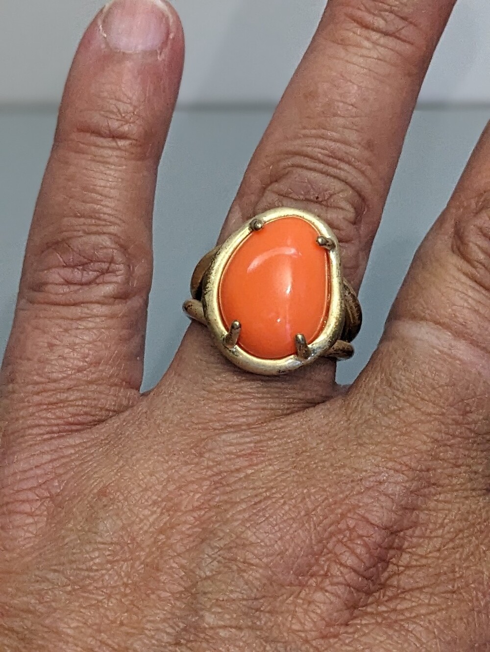 Lia Sophia Size 8 Gold Tone Ring With Coral Statement Cocktail Vintage Style